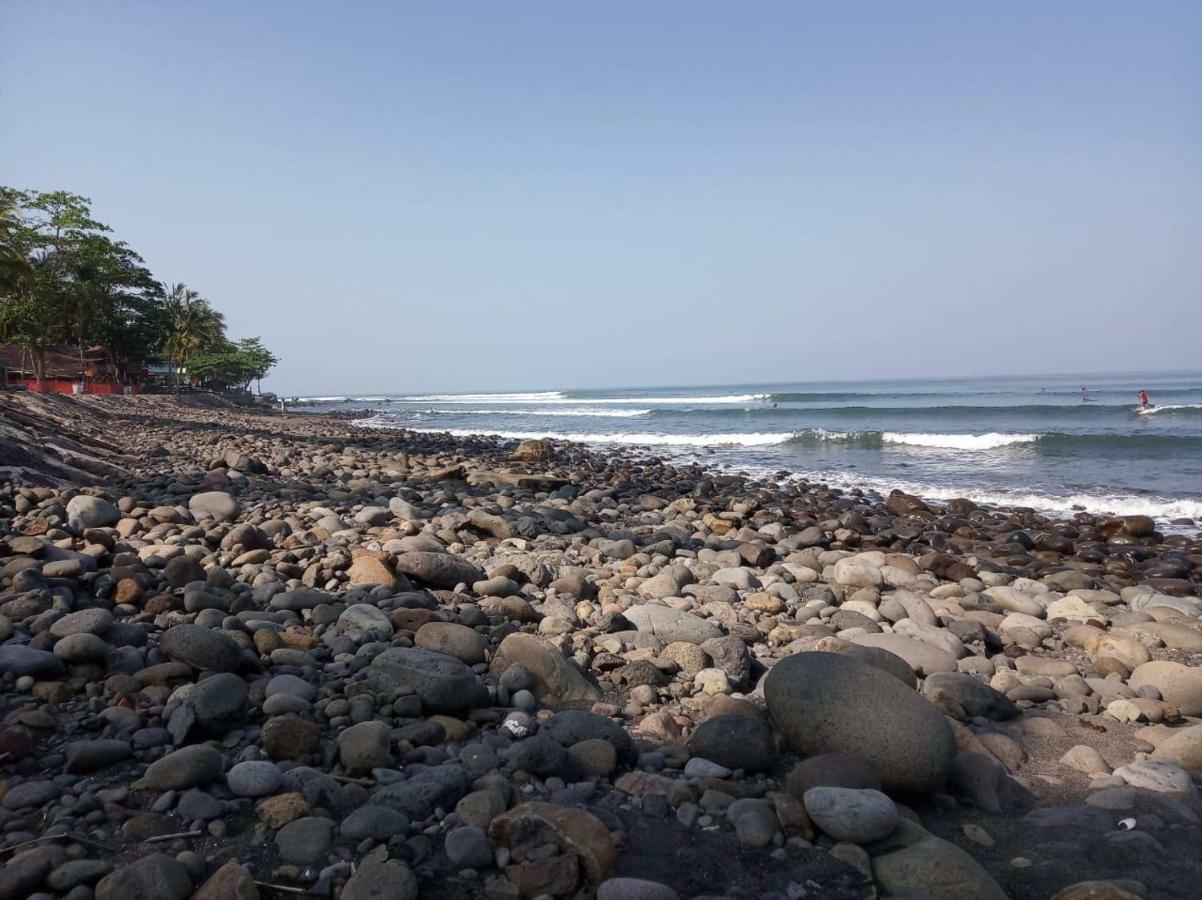 Harris Surf Villa Пулукан Экстерьер фото